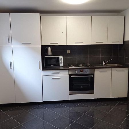 Petra Apartamento Ðakovo Exterior foto