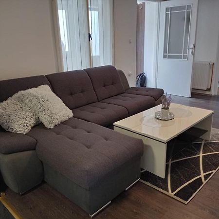 Petra Apartamento Ðakovo Exterior foto