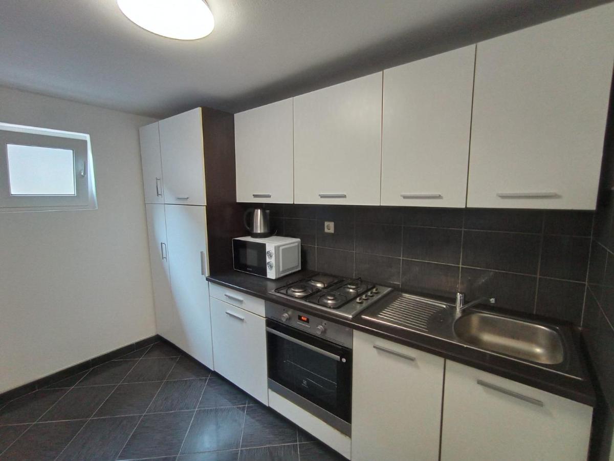 Petra Apartamento Ðakovo Exterior foto