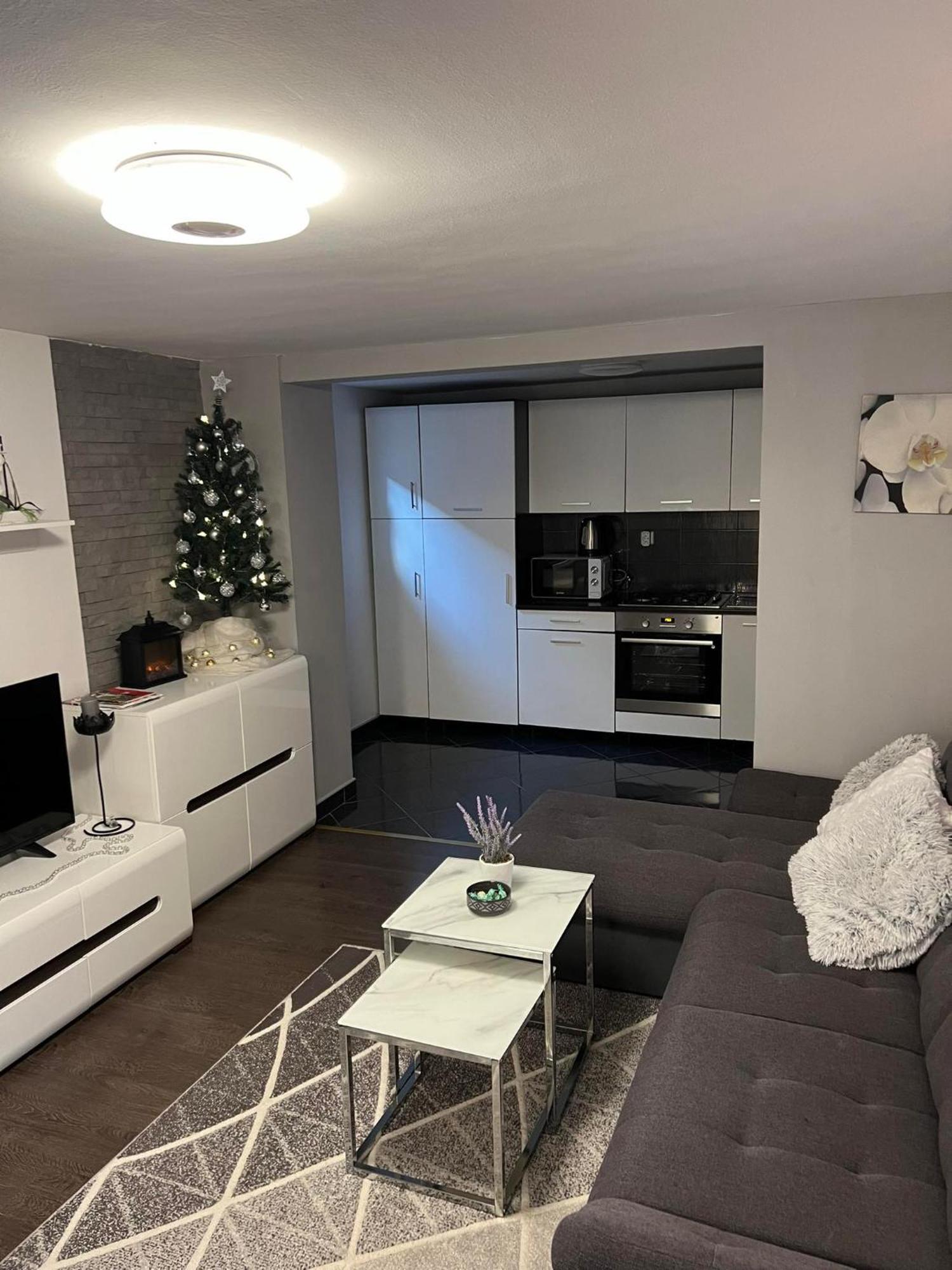 Petra Apartamento Ðakovo Exterior foto